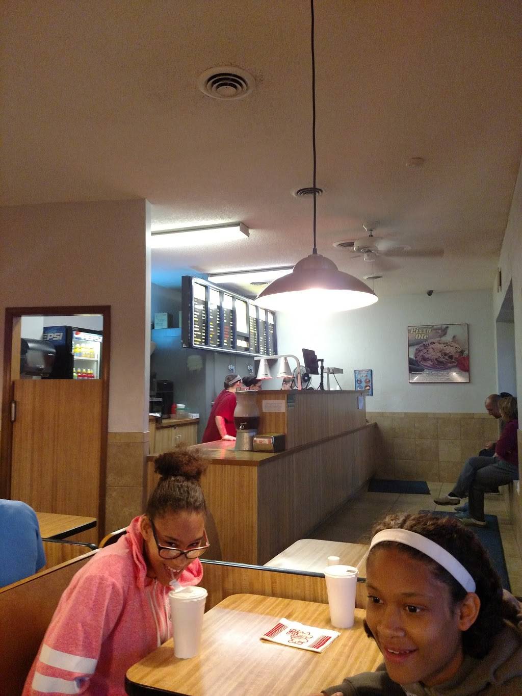 Taco Casa | restaurant | 5656 SW 29th St, Topeka, KS 66614, USA | 7852722174 OR +1 785-272-2174