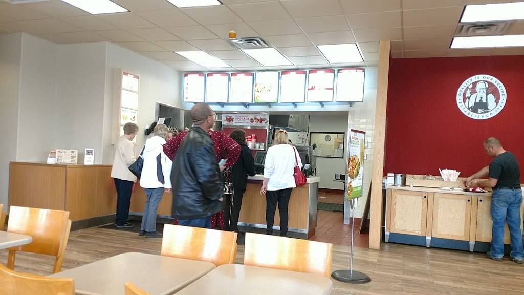 Wendys | restaurant | 165 Garrison Rd, Fort Erie, ON L2A 1M6, Canada | 9058715621 OR +1 905-871-5621