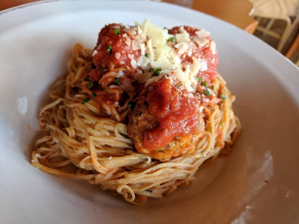 Round Island Bar & Grill | restaurant | One Lake Shore Dr, Mackinac Island, MI 49757, USA | 9068473000 OR +1 906-847-3000