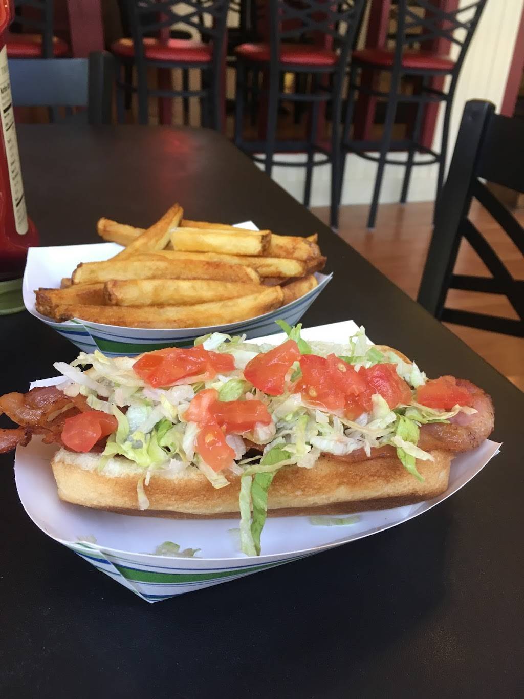 Crazy Dogs Grill | restaurant | 1720 N Bridge St, Chillicothe, OH 45601, USA | 7408516430 OR +1 740-851-6430