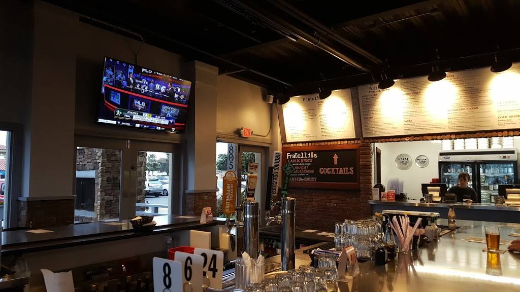Fratellis Pizza & Brew | restaurant | 1559 Spinnaker Dr #100, Ventura, CA 93001, USA | 8056390866 OR +1 805-639-0866