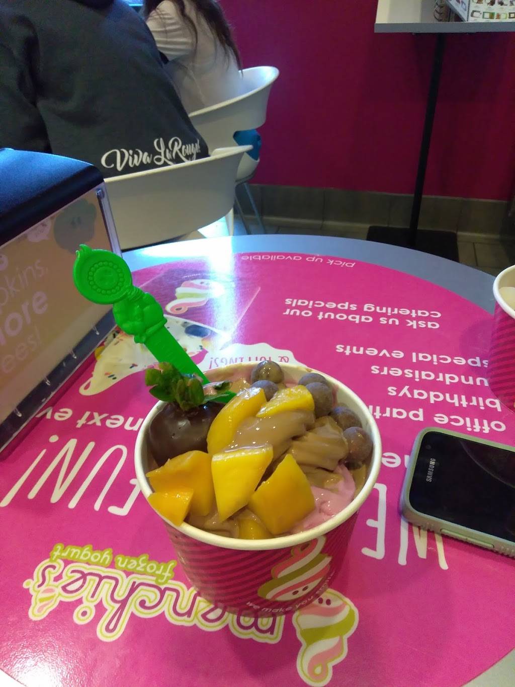 Menchies Frozen Yogurt | bakery | 10122 Carmenita Rd, Whittier, CA 90605, USA | 5629444700 OR +1 562-944-4700