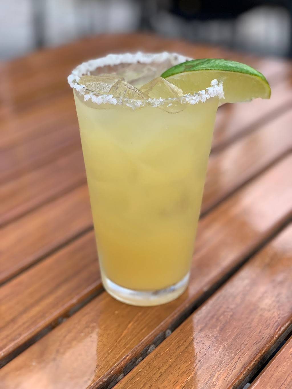 Off The Rock Tavern | restaurant | 7723 Collier Blvd Unit 306, Naples, FL 34114, USA | 2397747704 OR +1 239-774-7704