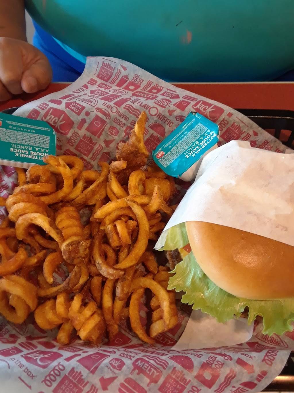 Jack in the Box | restaurant | 925 N Loop 12, Irving, TX 75061, USA | 9725799439 OR +1 972-579-9439