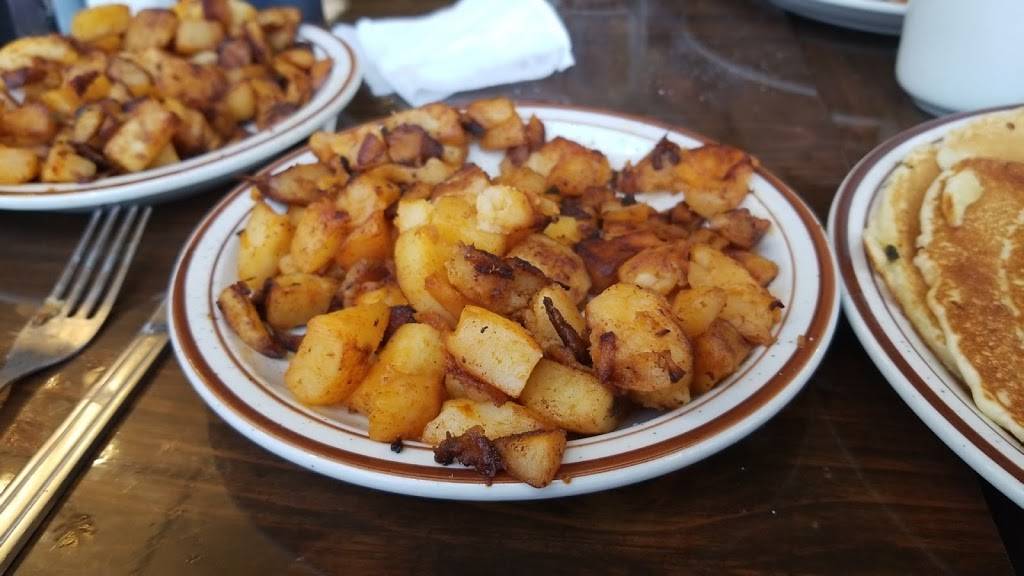 Deli King Restaurant | meal takeaway | 885 Main St, Tewksbury, MA 01876, USA | 9788583855 OR +1 978-858-3855