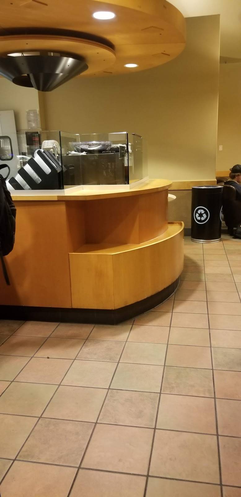 Starbucks | cafe | 779 E Yosemite Ave #100, Merced, CA 95340, USA | 2093834482 OR +1 209-383-4482