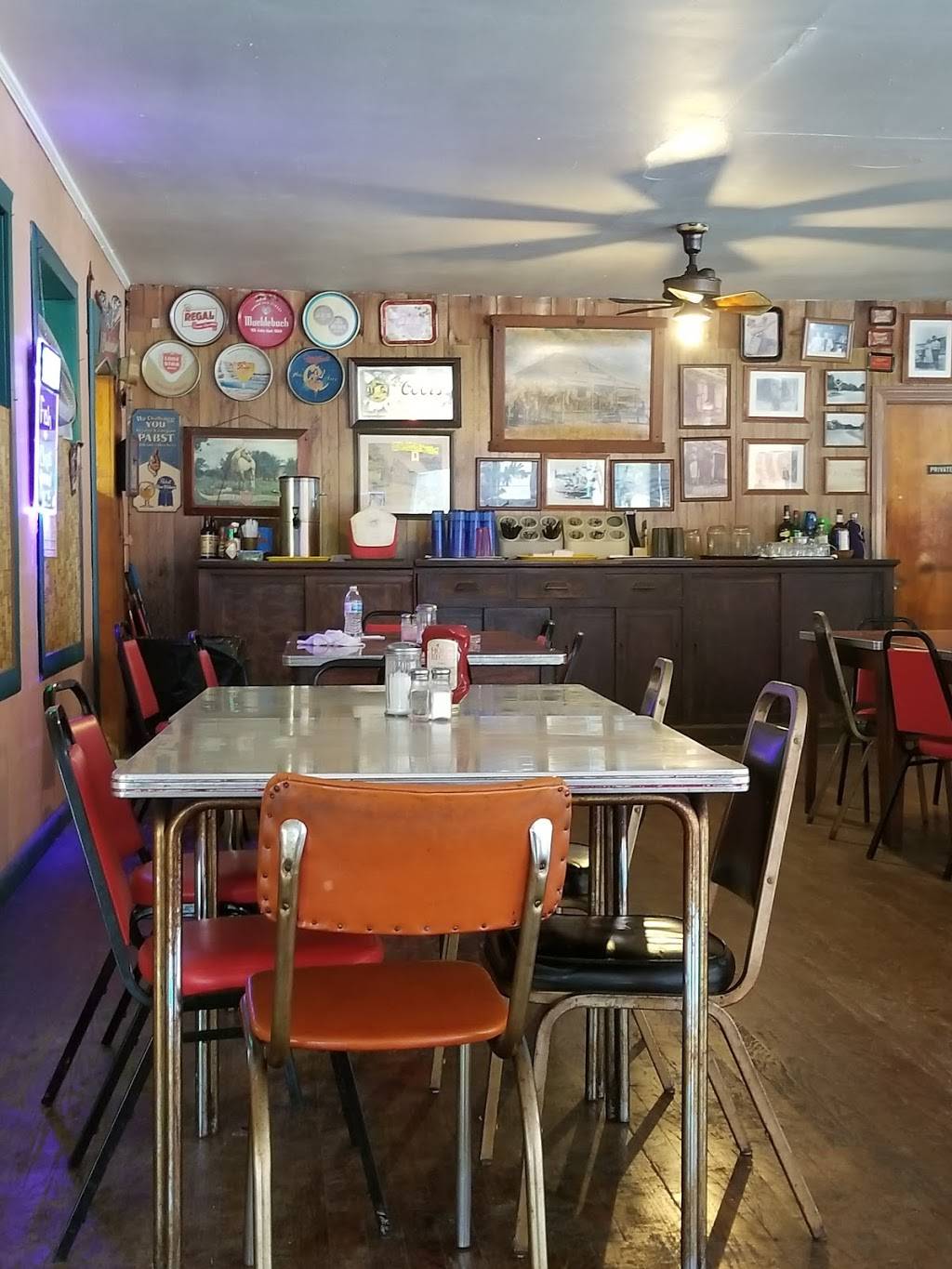 Adolphs Store | restaurant | 6795, 9389 PR 37, Lakehills, TX 78063, USA | 8307512240 OR +1 830-751-2240