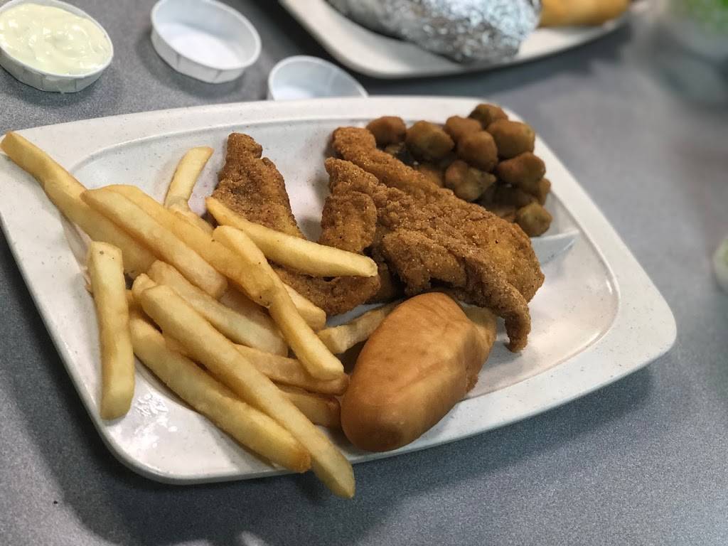 Captain Ds | restaurant | 2032 Montreal Rd, Tucker, GA 30084, USA | 7709383337 OR +1 770-938-3337