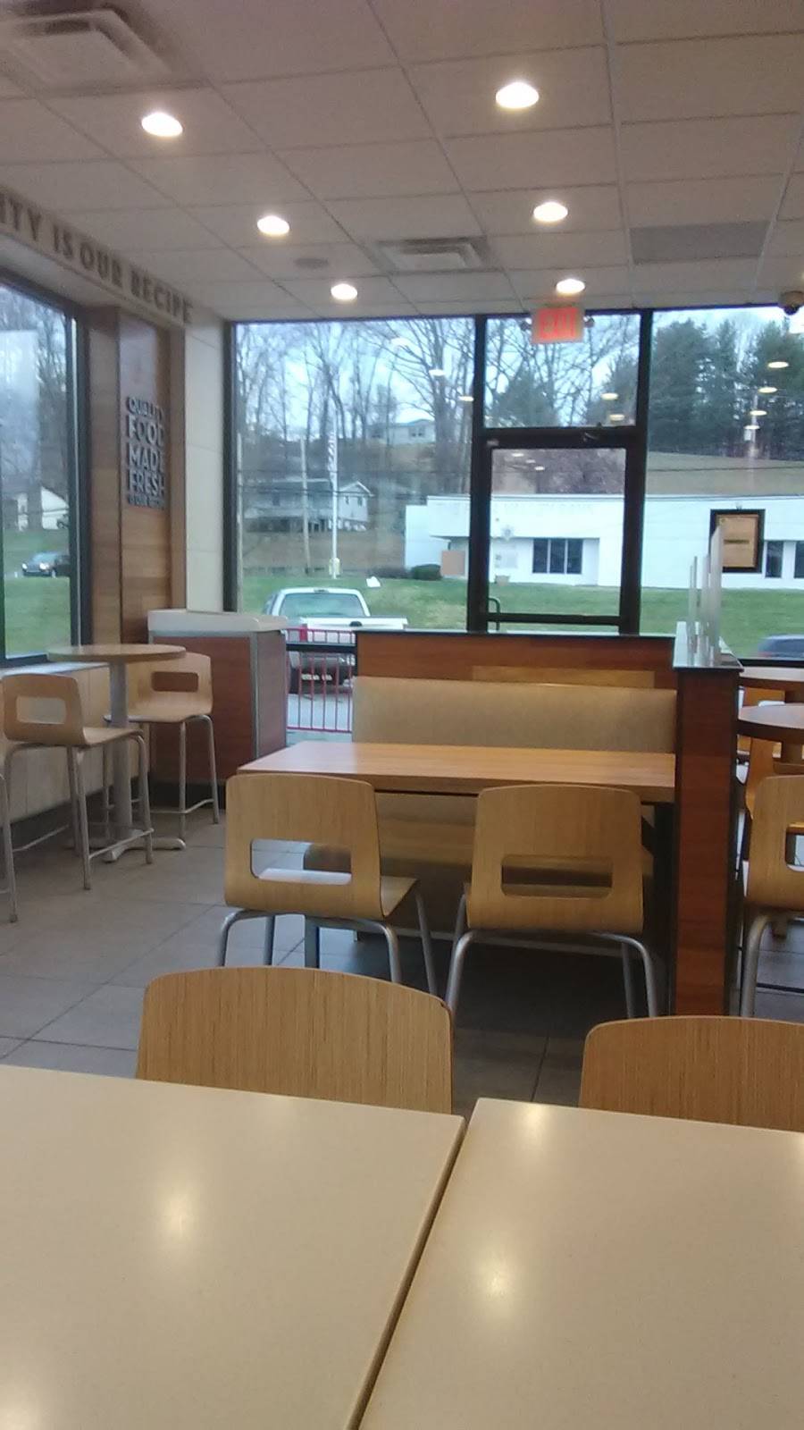 Wendys | restaurant | 600 Clearview Heights Rd, Charleston, WV 25312, USA | 3049849843 OR +1 304-984-9843
