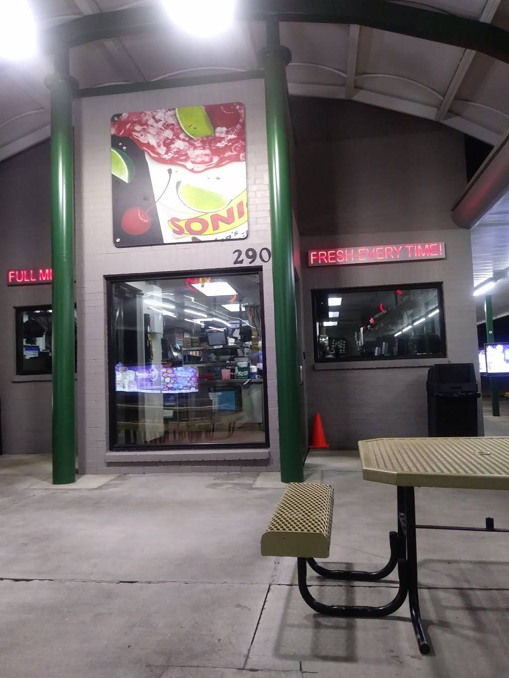 Sonic Drive-In | restaurant | 2908 N College Ave, Fayetteville, AR 72703, USA | 4795750024 OR +1 479-575-0024