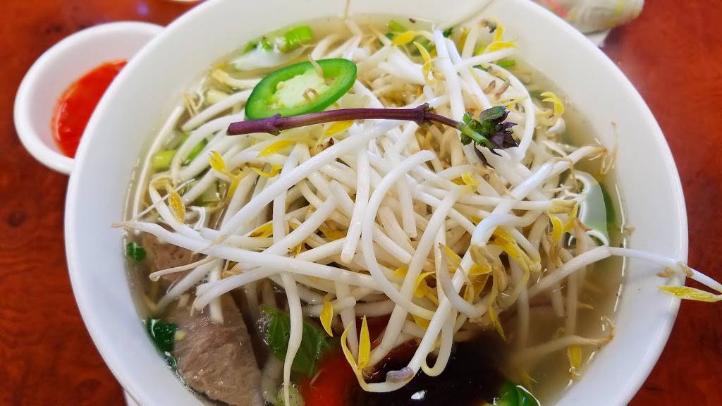 Pho Chopstix | restaurant | 2233 N Ridge Rd #103, Wichita, KS 67205, USA | 3167298088 OR +1 316-729-8088