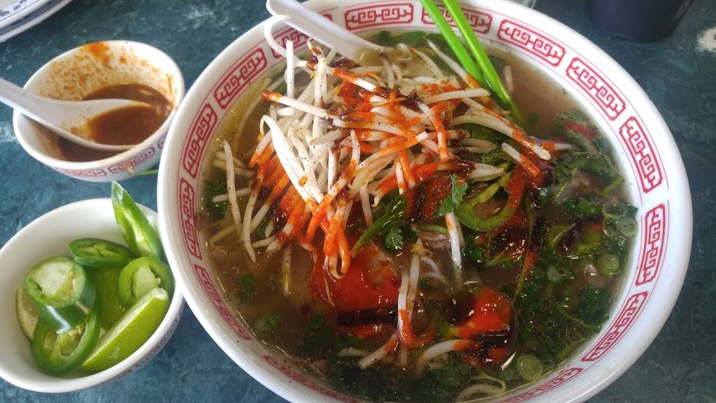 Phở Hòa Lão Vietnamese Restaurant | restaurant | 720 International Blvd, Oakland, CA 94606, USA | 5104516888 OR +1 510-451-6888