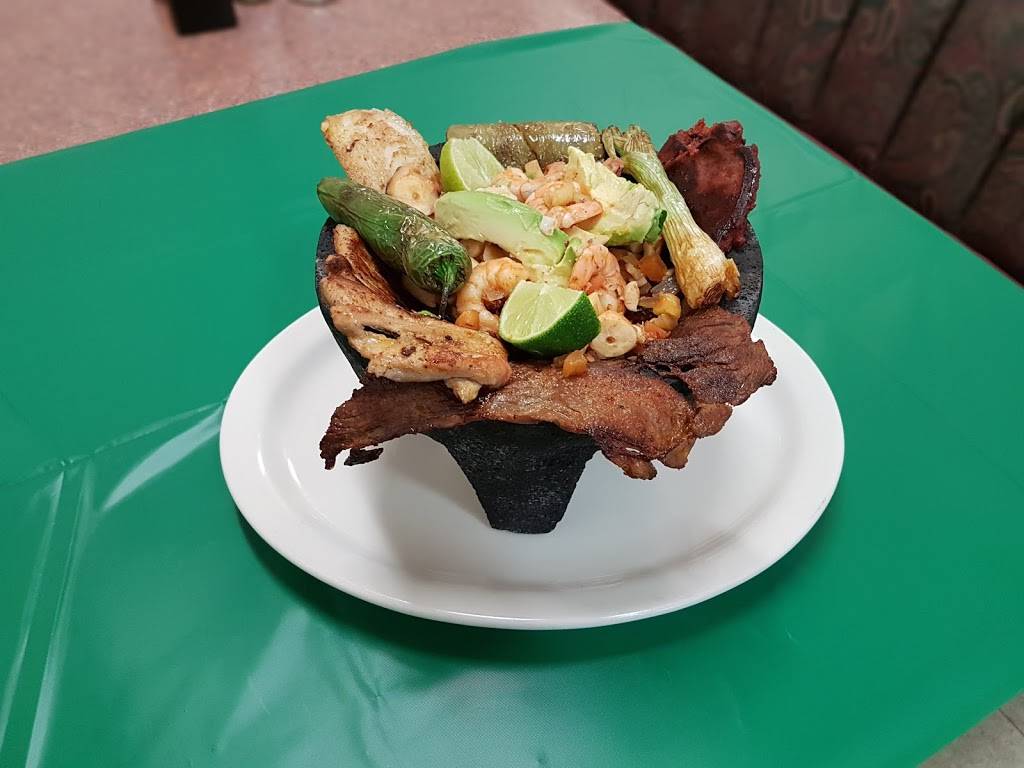 La Playita Restaurant | restaurant | 128 S 11th Ave, Hanford, CA 93230, USA | 5595851258 OR +1 559-585-1258