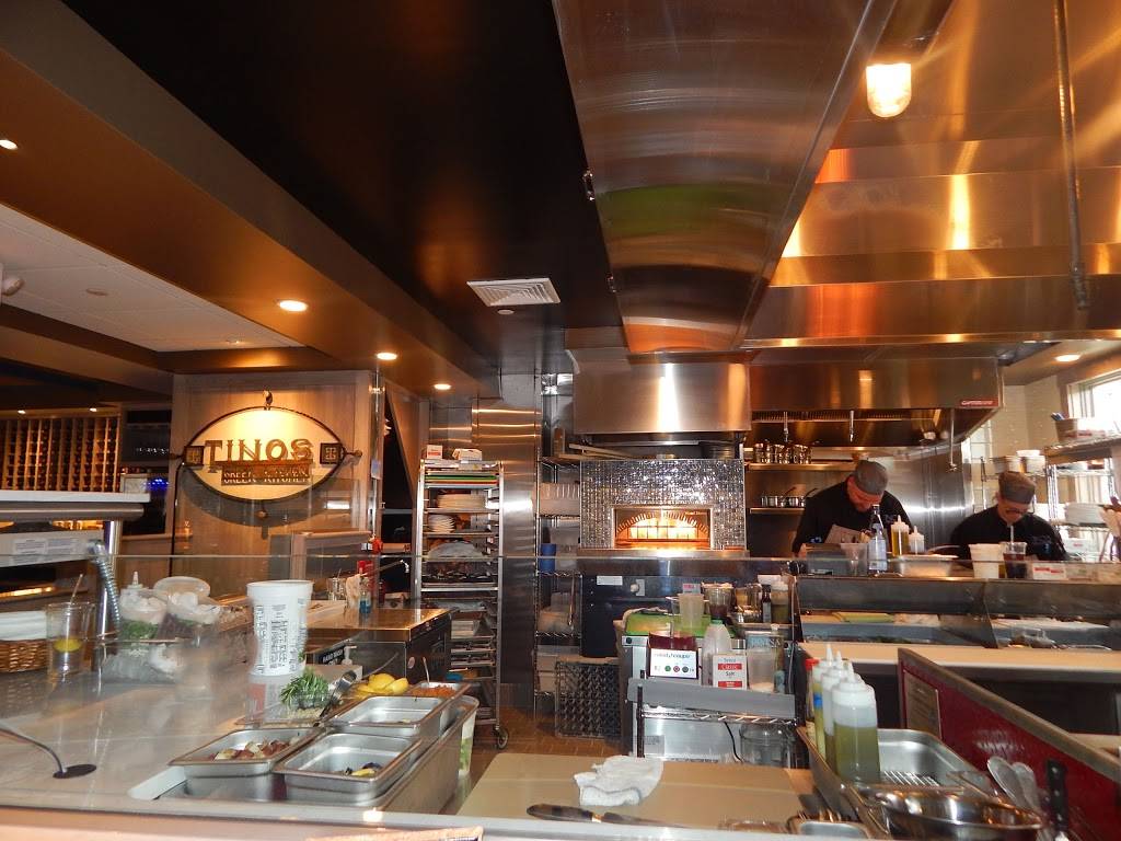 Tinos Kitchen + Bar | restaurant | 325 Lafayette Rd, Hampton, NH 03842, USA | 6039265489 OR +1 603-926-5489