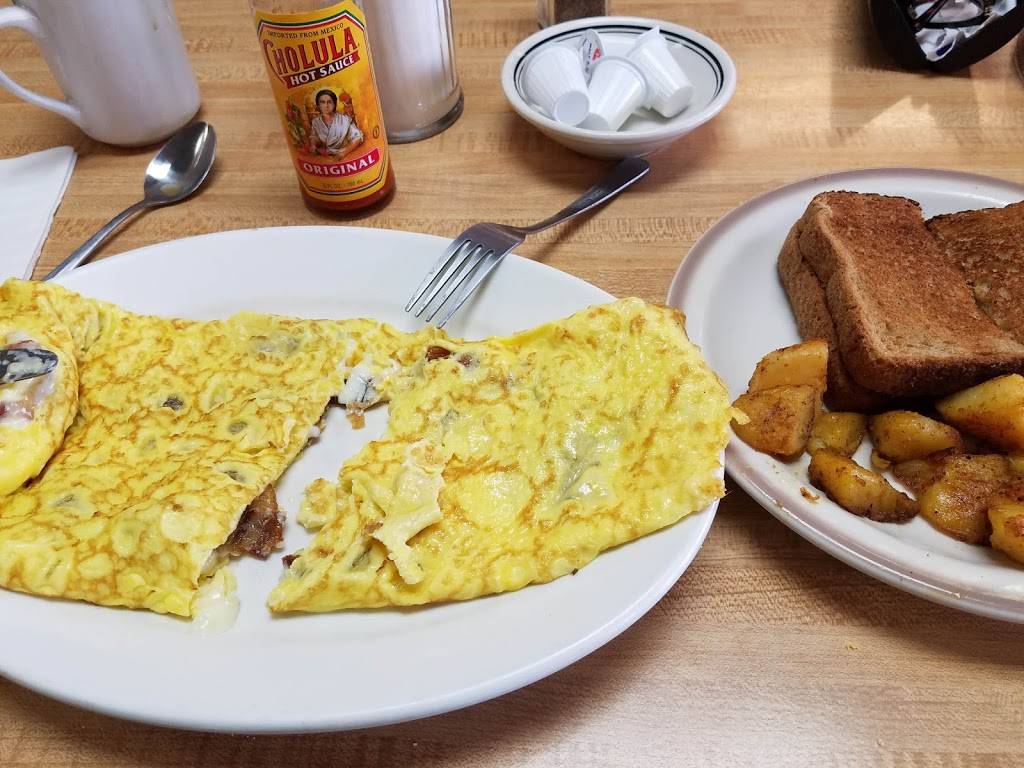 Marikas Breakfast & Lunch | meal takeaway | 199 Cabot St, Beverly, MA 01915, USA | 9789271768 OR +1 978-927-1768