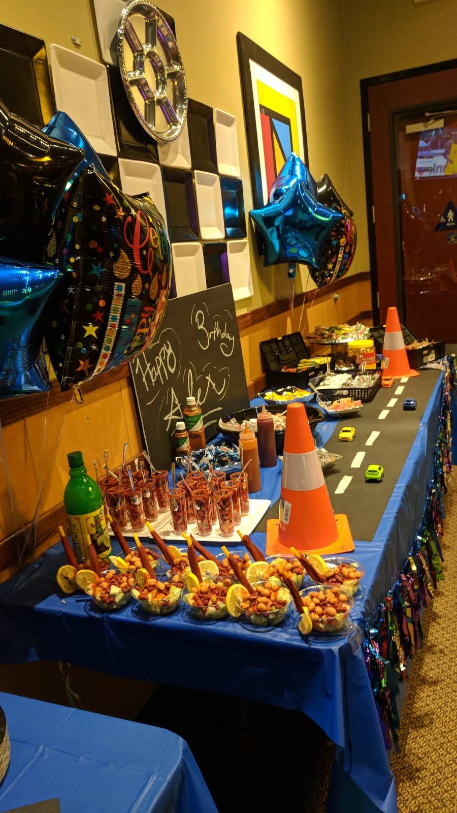 Round Table Pizza | meal delivery | 2120 Daniels St, Manteca, CA 95337, USA | 2098247500 OR +1 209-824-7500