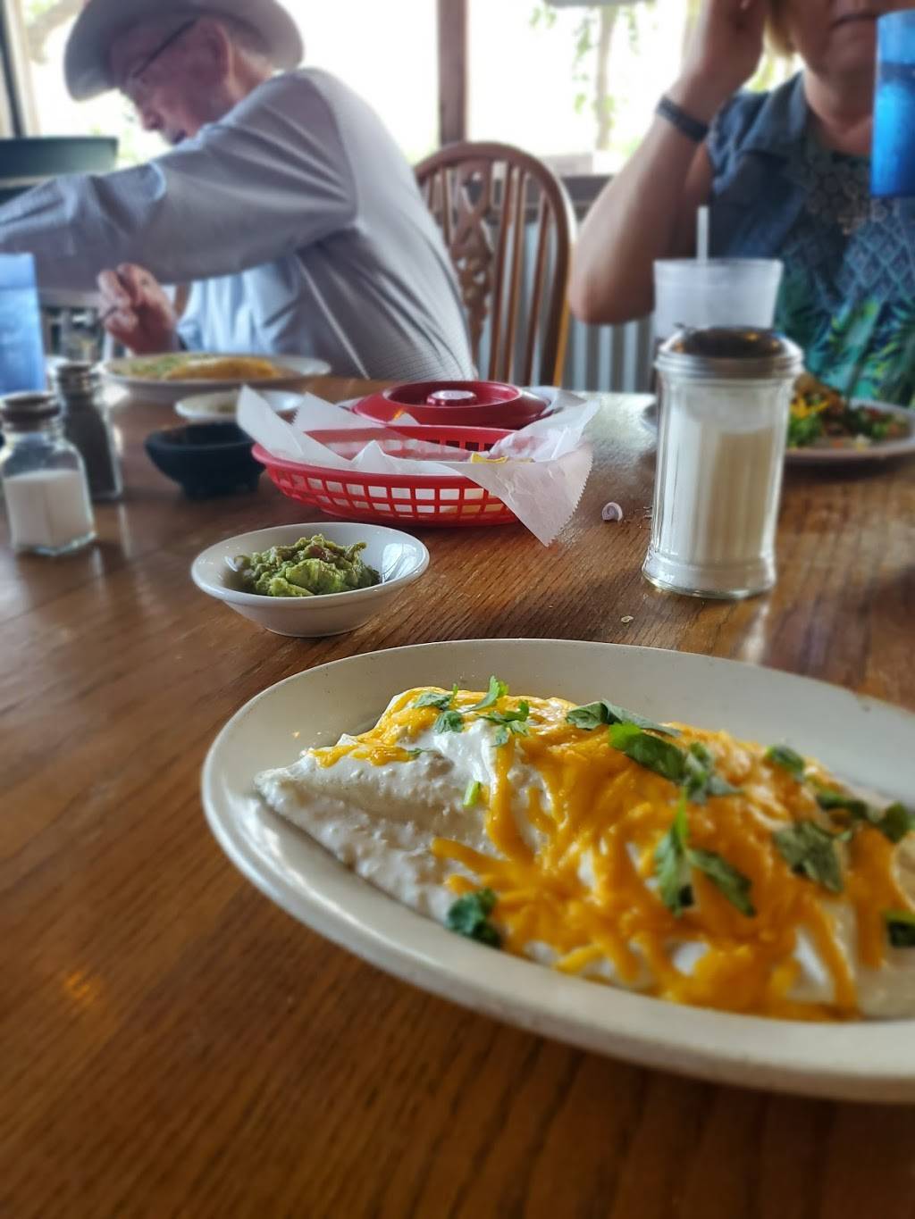 Mannys Cafe | restaurant | 7 US-87 BUS, Comfort, TX 78013, USA | 8309953060 OR +1 830-995-3060