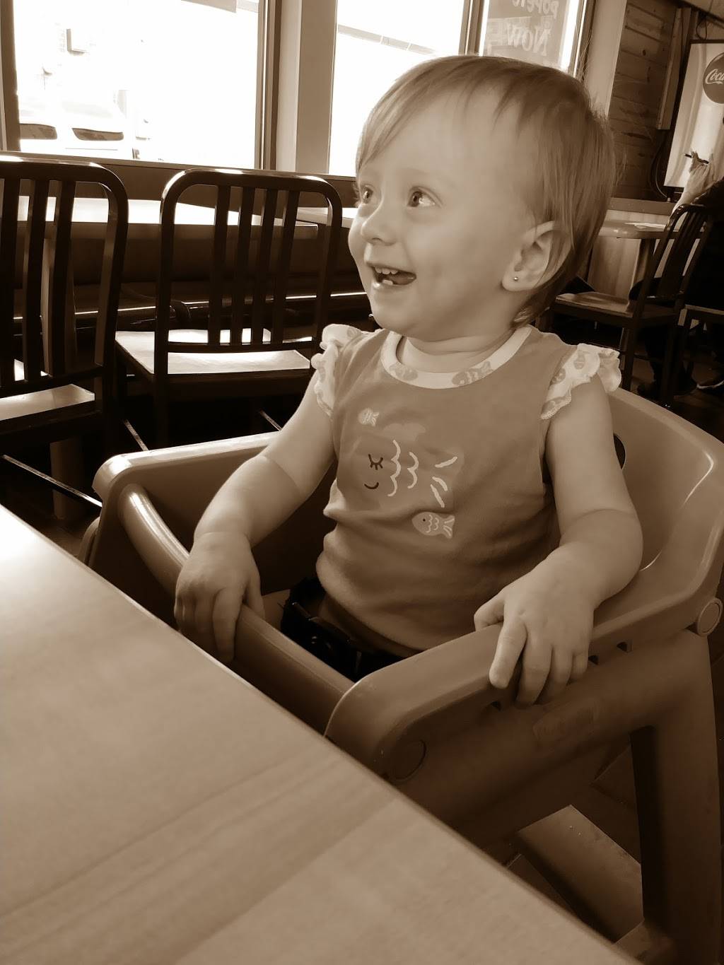 Popeyes Louisiana Kitchen | restaurant | 207 E Capitol Dr, Milwaukee, WI 53212, USA | 4149639339 OR +1 414-963-9339