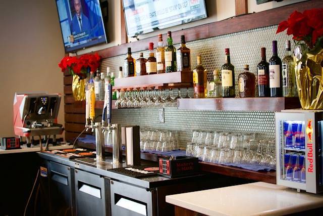 L Italiano Bistro Bar | restaurant | 2610 N Houston St, Dallas, TX 75219, USA | 4692507000 OR +1 469-250-7000