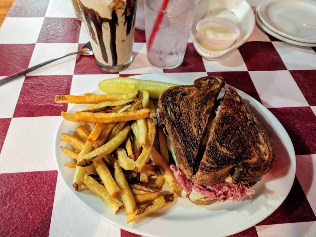 Durty Gurts | restaurant | 235 N Main St, Galena, IL 61036, USA | 8157769990 OR +1 815-776-9990