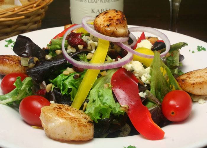 Quarterdeck | meal takeaway | 164 Main St, Falmouth, MA 02540, USA | 5085489900 OR +1 508-548-9900