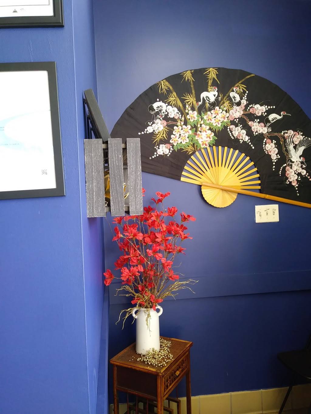 Golden Eggroll | restaurant | 1820 N Center St, Hickory, NC 28601, USA | 8285691189 OR +1 828-569-1189