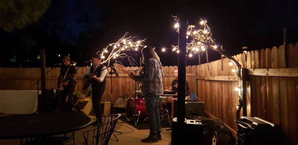 Idle Hour Winery & Kitchen | restaurant | 41139 CA-41, Oakhurst, CA 93644, USA | 5597609090 OR +1 559-760-9090