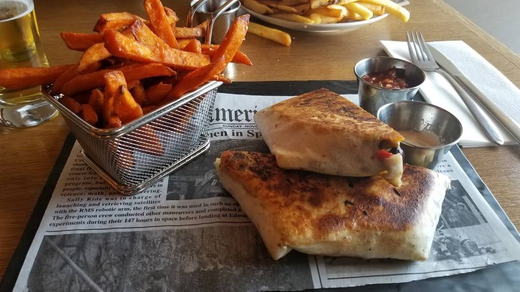 The Local Press | restaurant | 92-15 Rockaway Blvd, Ozone Park, NY 11417, USA | 7183238800 OR +1 718-323-8800