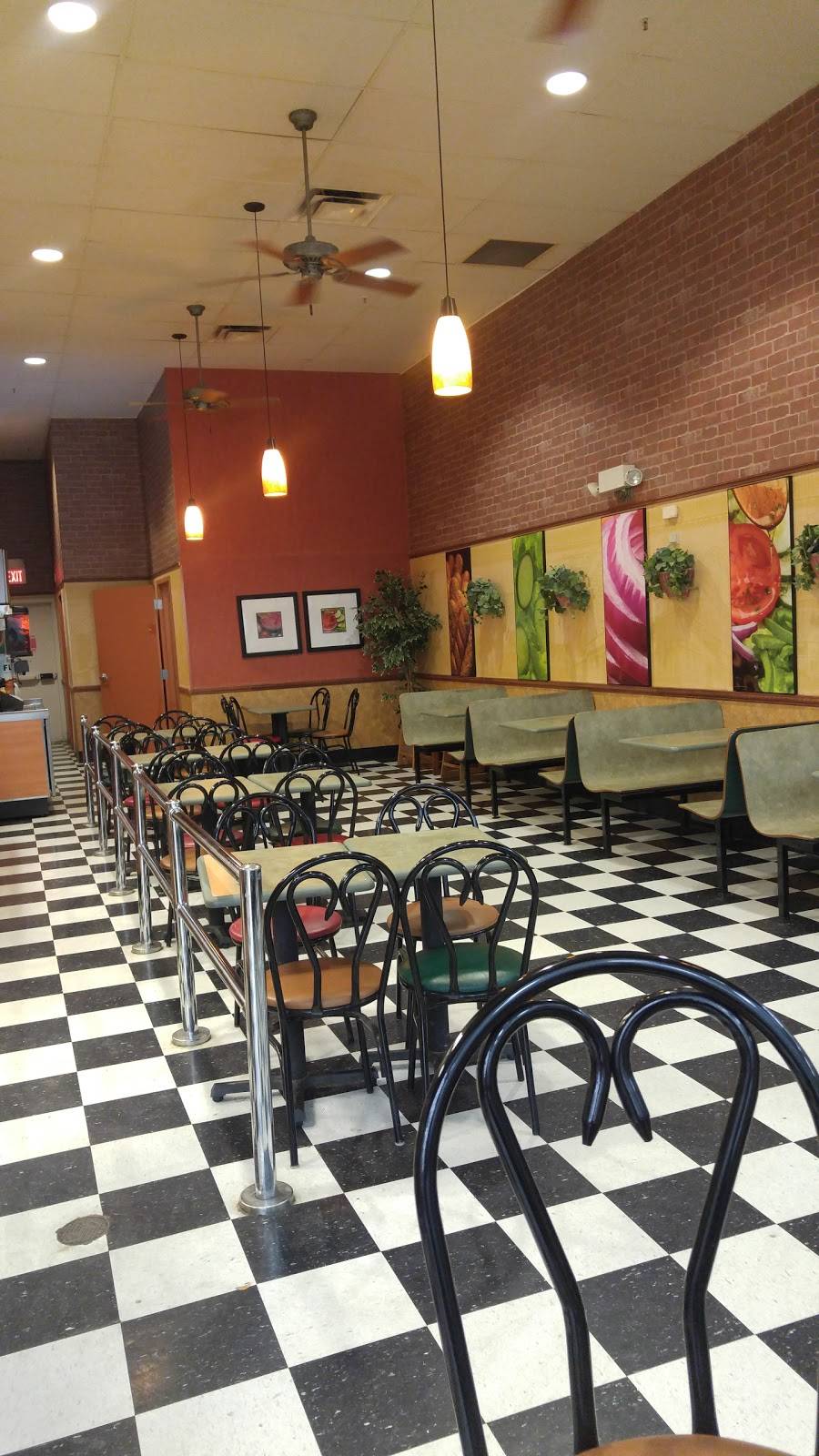 Subway Restaurants | restaurant | 540 Harry Sauner Rd, Hillsboro, OH 45133, USA | 9373931040 OR +1 937-393-1040