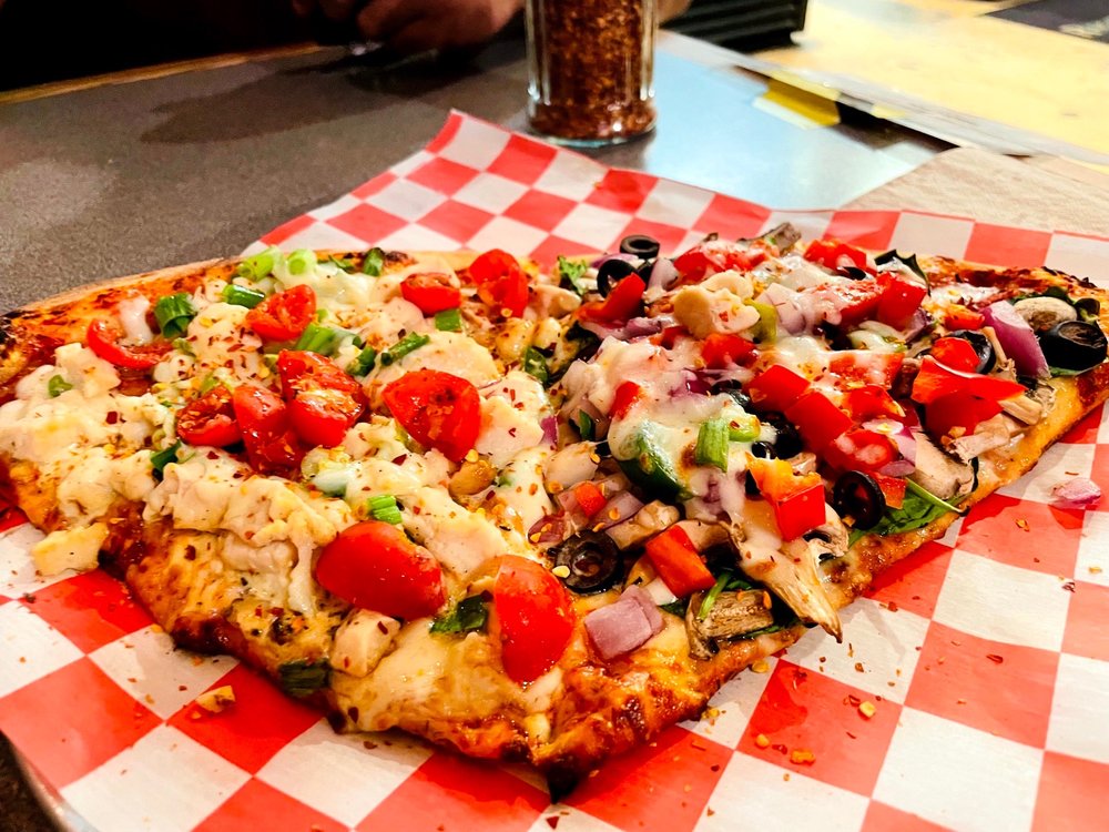 Raganellis Pizza | restaurant | 547 NE Bellevue Dr #107, Bend, OR 97701, USA | 5416472343 OR +1 541-647-2343