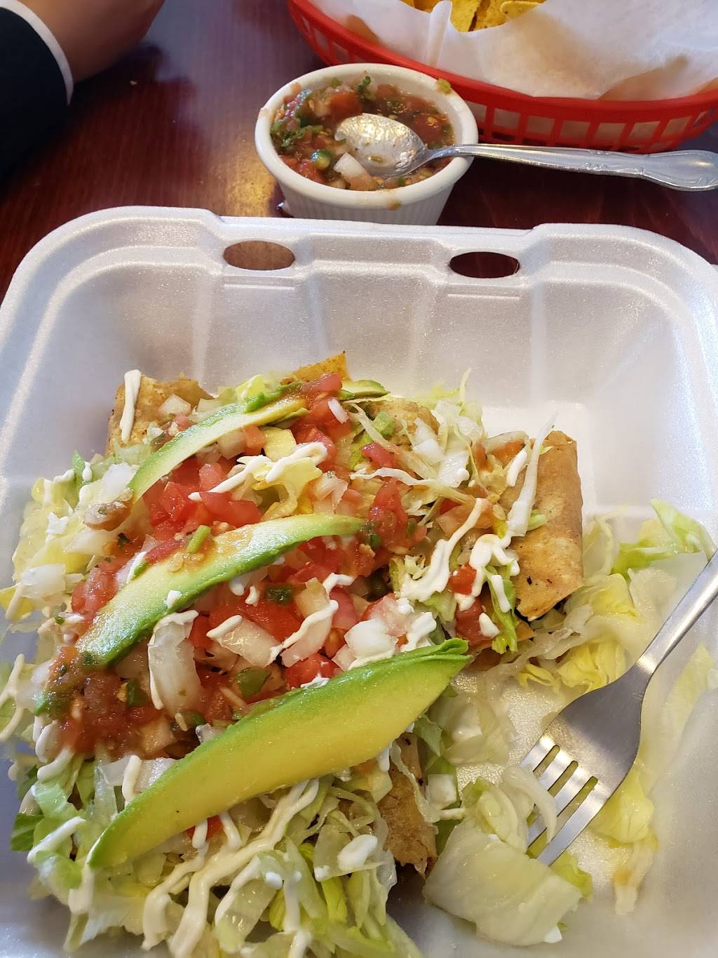 Taqueria El Amigo 3 | restaurant | 1 High St, Clinton, MA 01510, USA | 9783688000 OR +1 978-368-8000