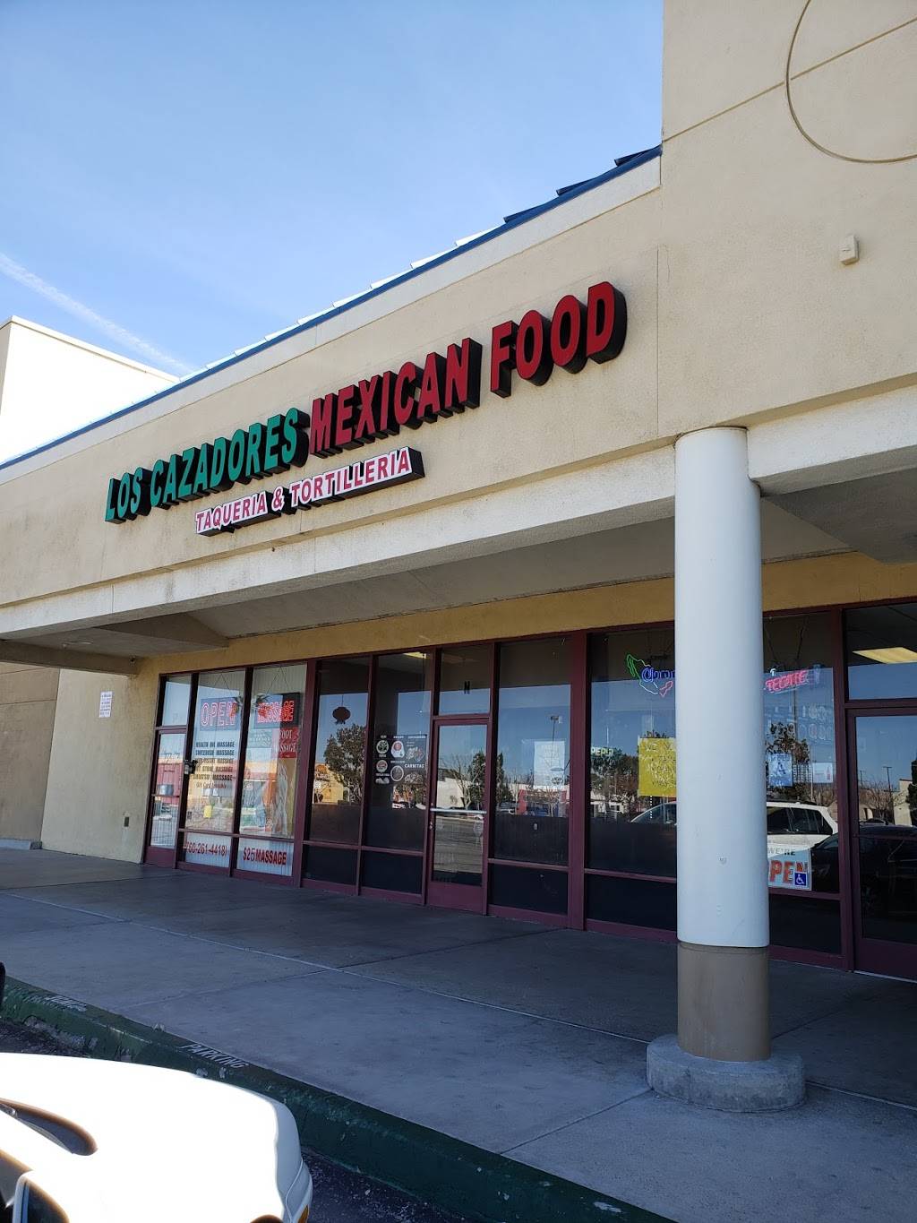 Los Cazadores Mexican Food | restaurant | 12229 Hesperia Rd, Victorville, CA 92395, USA | 4422554628 OR +1 442-255-4628