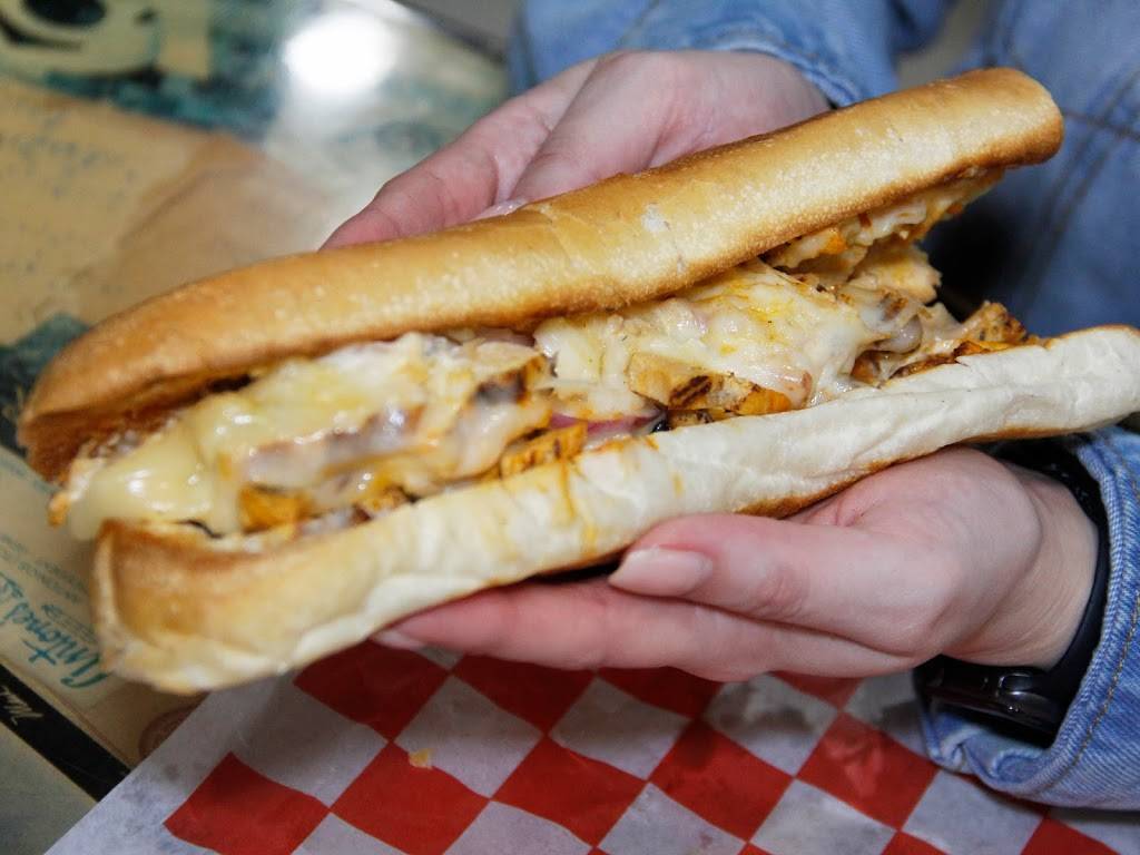 Paulies Poboys | restaurant | 3823 Bellaire Blvd, Houston, TX 77025, USA | 7132188383 OR +1 713-218-8383