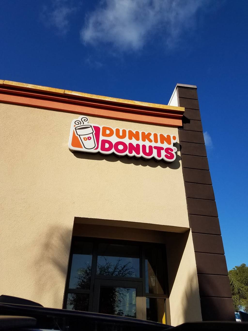 Dunkin | cafe | 812 62nd St Cir E, Suite 101, Bradenton, FL 34208, USA | 9417472618 OR +1 941-747-2618