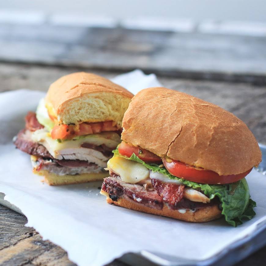 4 Rivers Smokehouse | restaurant | 14330 N Dale Mabry Hwy, Tampa, FL 33618, USA | 8444748377 OR +1 844-474-8377