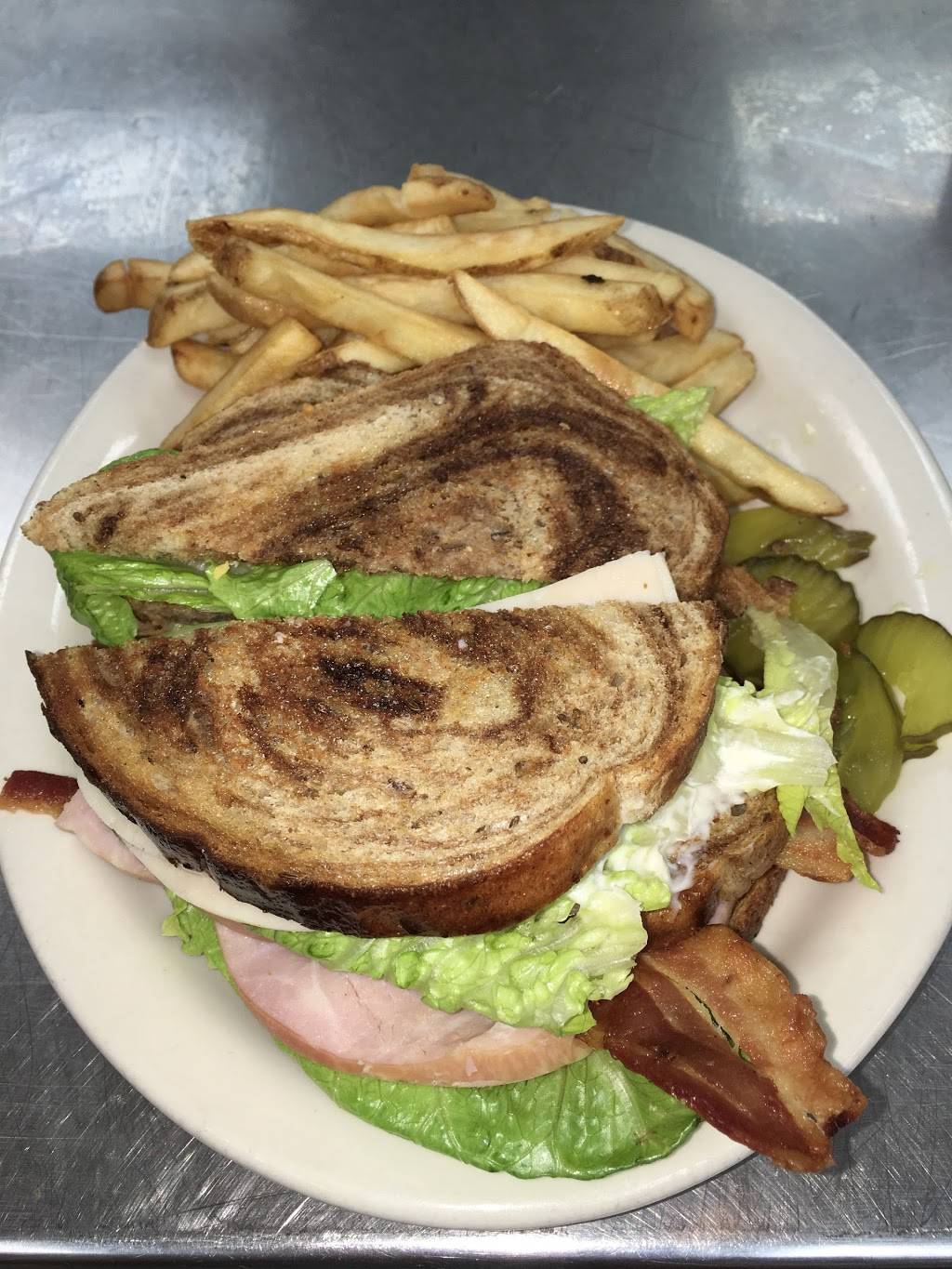 Corner Cafe | restaurant | 530 W Main St, Collinsville, OK 74021, USA | 9185538080 OR +1 918-553-8080