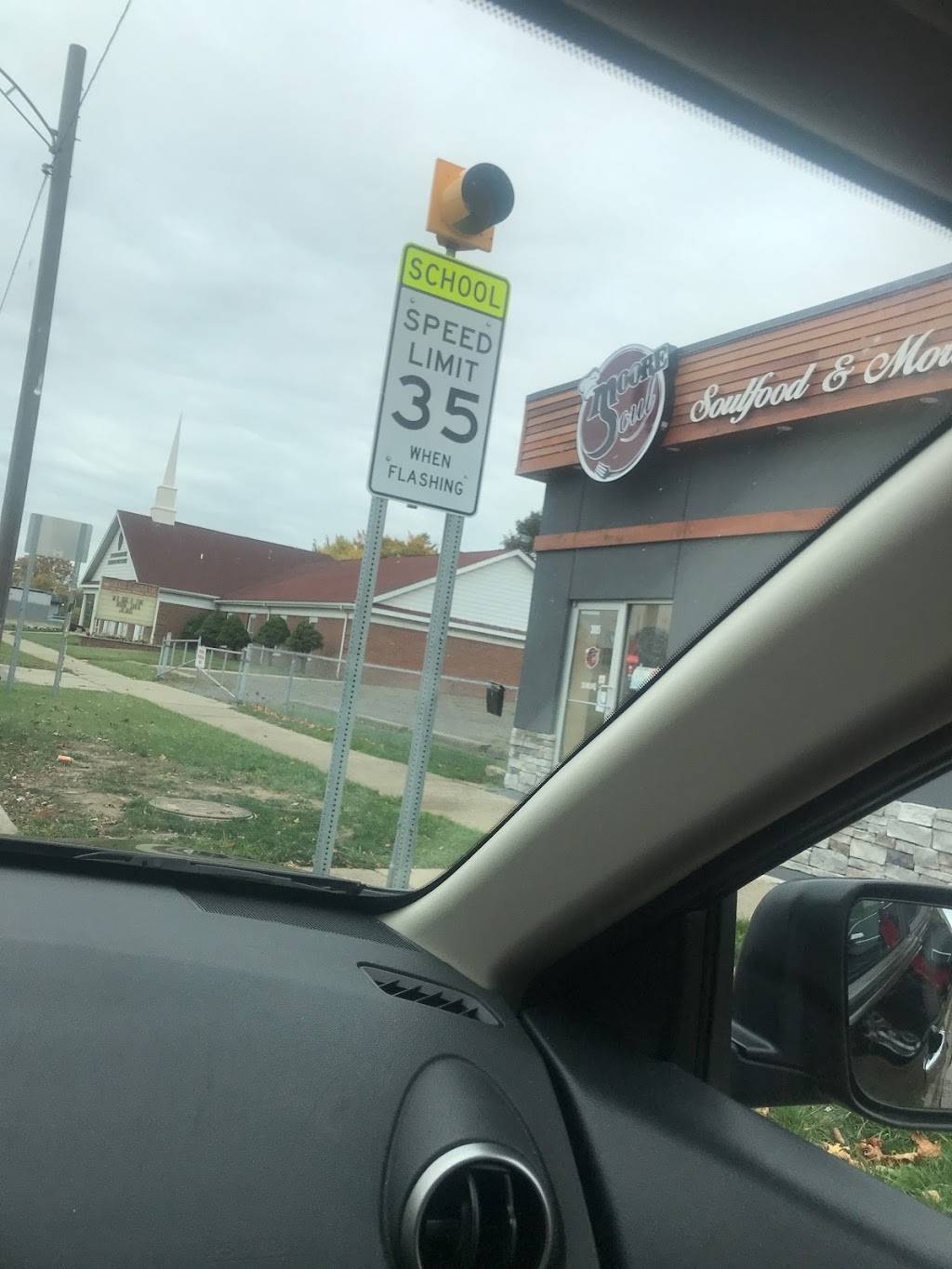 MooreSoul | restaurant | 3005 S Fort St, Detroit, MI 48217, USA | 3134069475 OR +1 313-406-9475