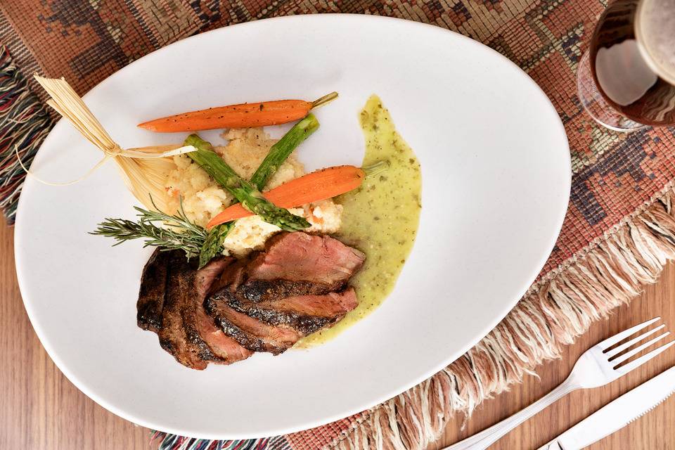 Salt River Tavern | restaurant | 10 E Thomas Rd, Phoenix, AZ 85012, USA | 6022221111 OR +1 602-222-1111