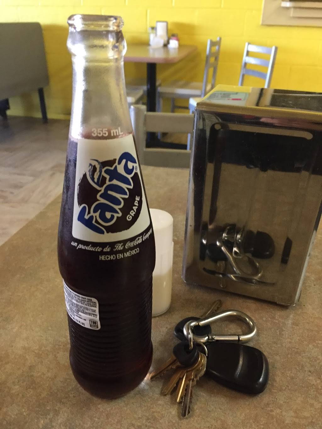 Cazares Burritos | restaurant | 6211 Airport Rd, El Paso, TX 79925, USA | 9157792144 OR +1 915-779-2144