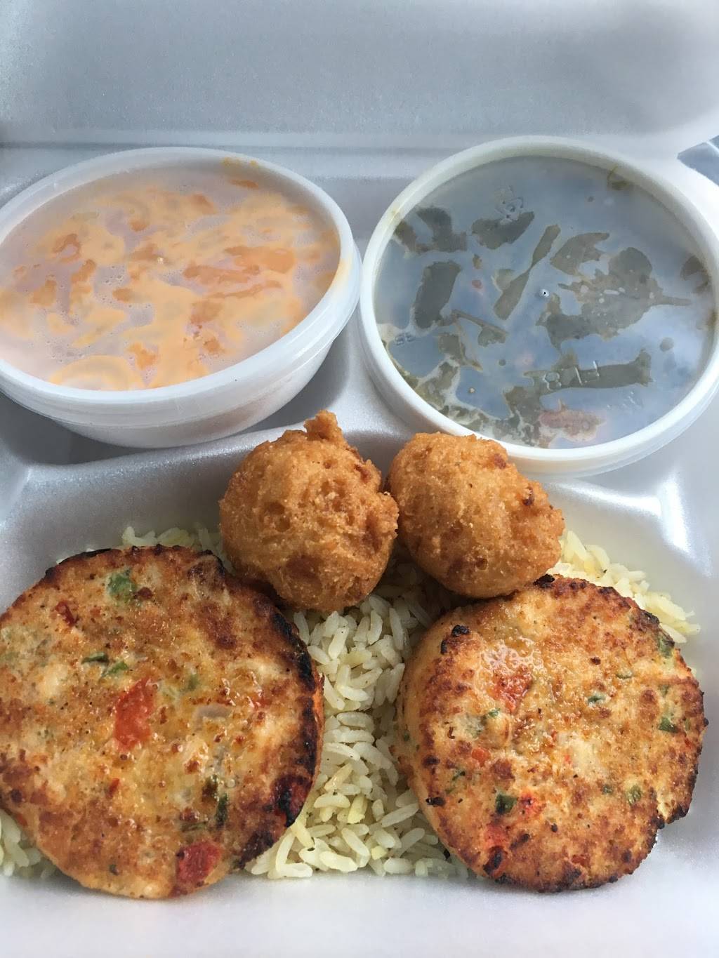 Captain Ds | restaurant | 5130 Ashley Phosphate Rd, Charleston, SC 29418, USA | 8435521107 OR +1 843-552-1107