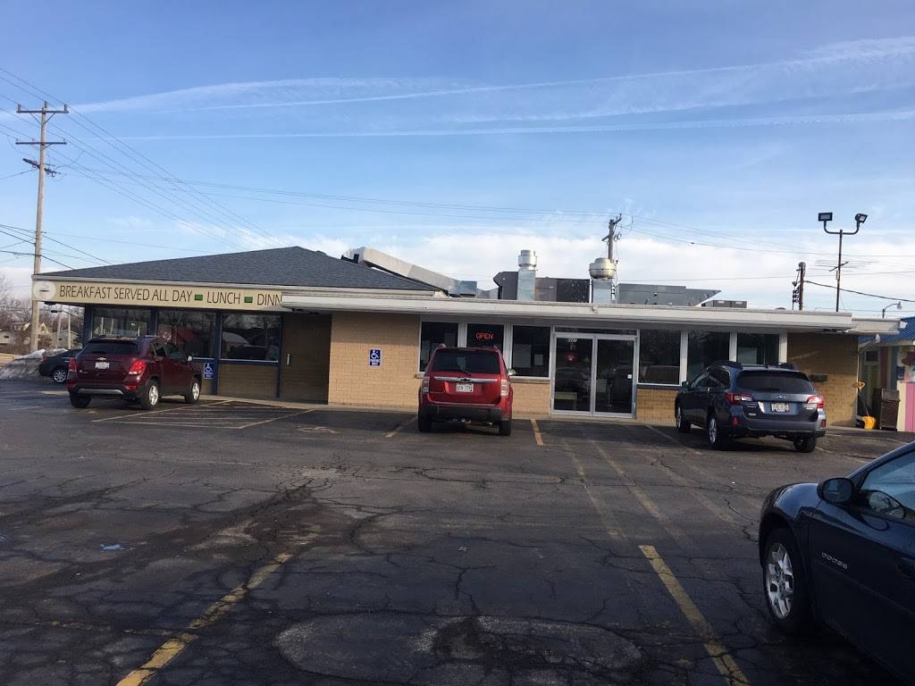 Chicos Cafe | restaurant | 427 S Washington St, Combined Locks, WI 54113, USA | 9204233204 OR +1 920-423-3204