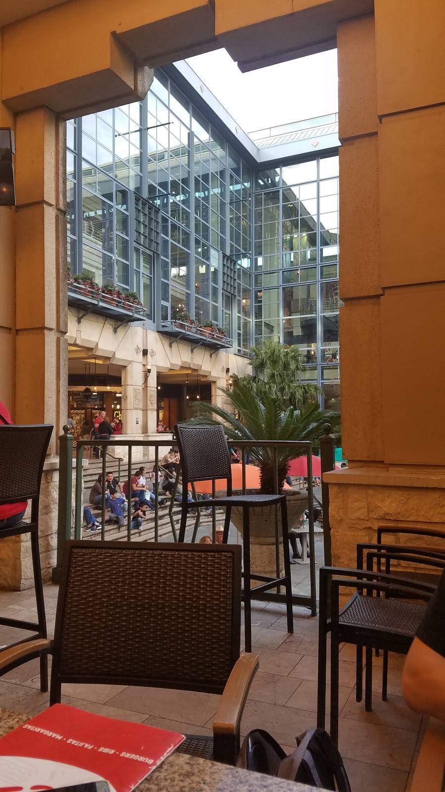 Chilis Grill & Bar | restaurant | 849 E Commerce St #109, San Antonio, TX 78205, USA | 2102128152 OR +1 210-212-8152