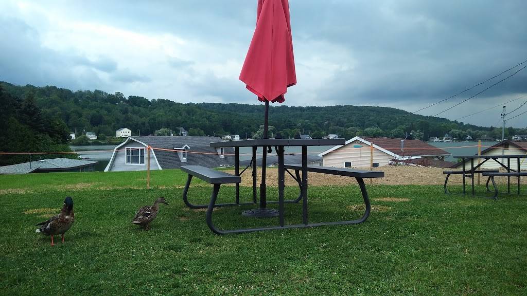 Lime Lake Snack Bar | restaurant | 3197 Elton Rd, Delevan, NY 14042, USA | 7163534800 OR +1 716-353-4800