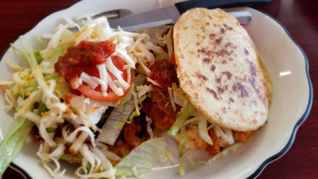 Nuevo Poncitlan | restaurant | 6322 W 26th St, Berwyn, IL 60402, USA | 7084845944 OR +1 708-484-5944