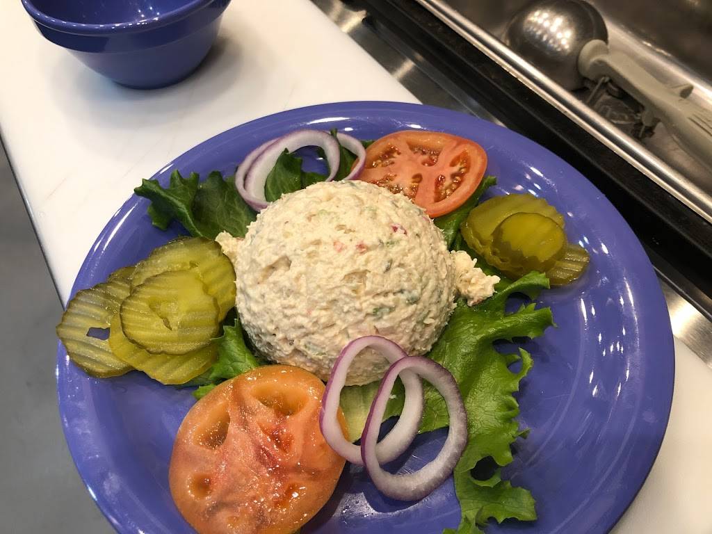 Averys Kitchen LLC | restaurant | 2063 Central Plaza #107, New Braunfels, TX 78130, USA | 8302140506 OR +1 830-214-0506