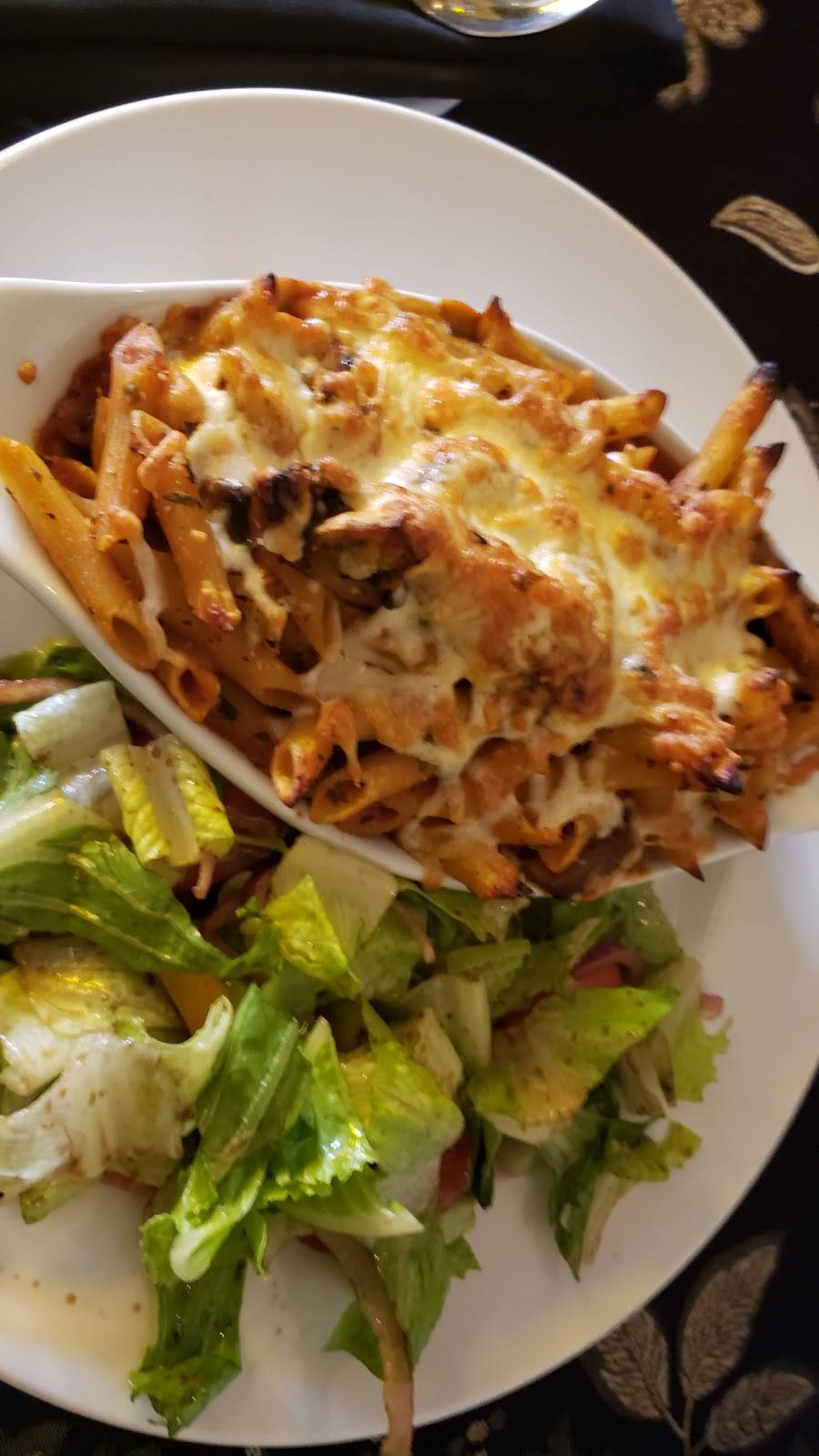 Linguines Italian Restaurant | restaurant | 257 N Front St, Belleville, ON K8P 3C2, Canada | 6139625444 OR +1 613-962-5444