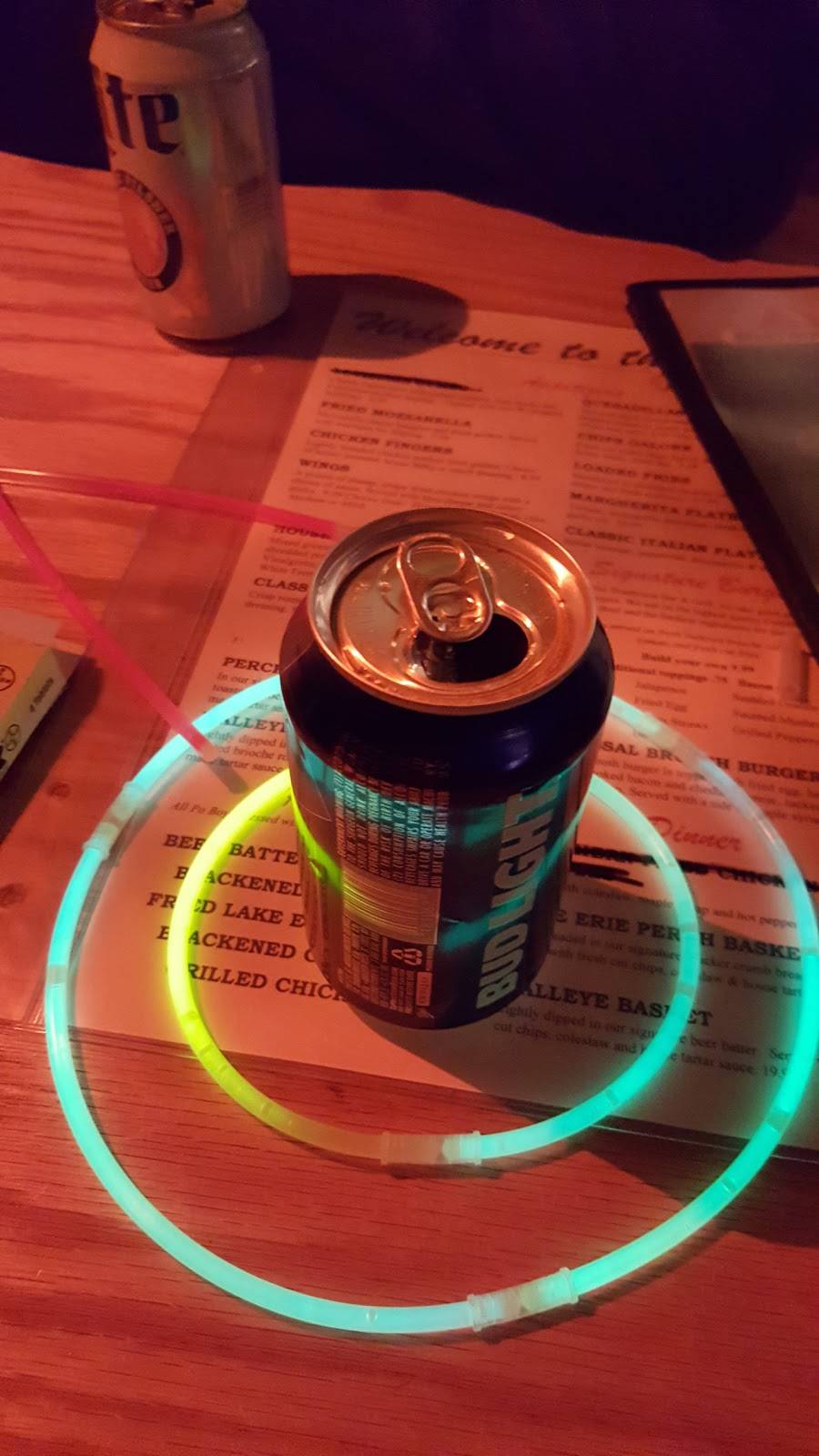 The Boathouse Bar and Grill | restaurant | 218 Hartford Ave, Put-In-Bay, OH 43456, USA | 4192855665 OR +1 419-285-5665