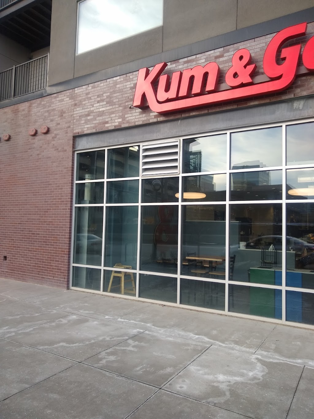 Kum & Go | meal takeaway | 1180 Capitol Ave, Omaha, NE 68102, USA | 4026097588 OR +1 402-609-7588