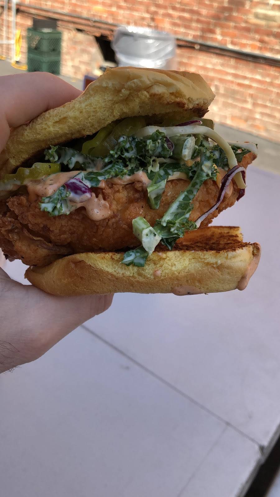 Lous Hot Chicken | restaurant | 811 Traction Ave, Los Angeles, CA 90013, USA | 4243940572 OR +1 424-394-0572