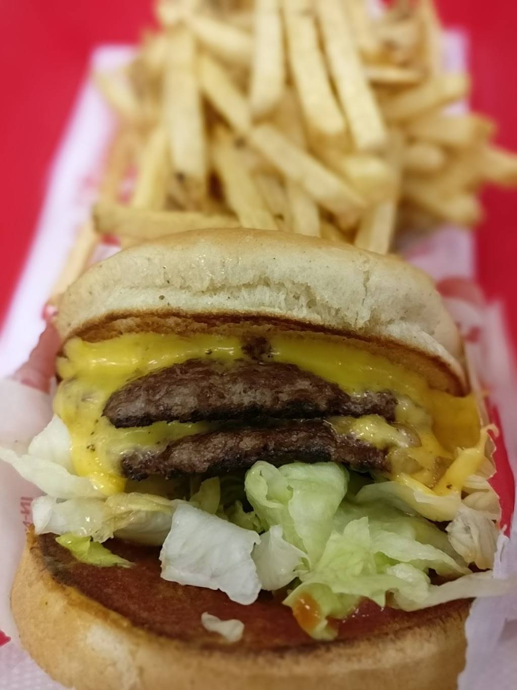 In-N-Out Burger | restaurant | 12890 Gregg Ct, Poway, CA 92064, USA | 8007861000 OR +1 800-786-1000